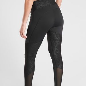 Athleta brand new black 7/8 reflective tight
